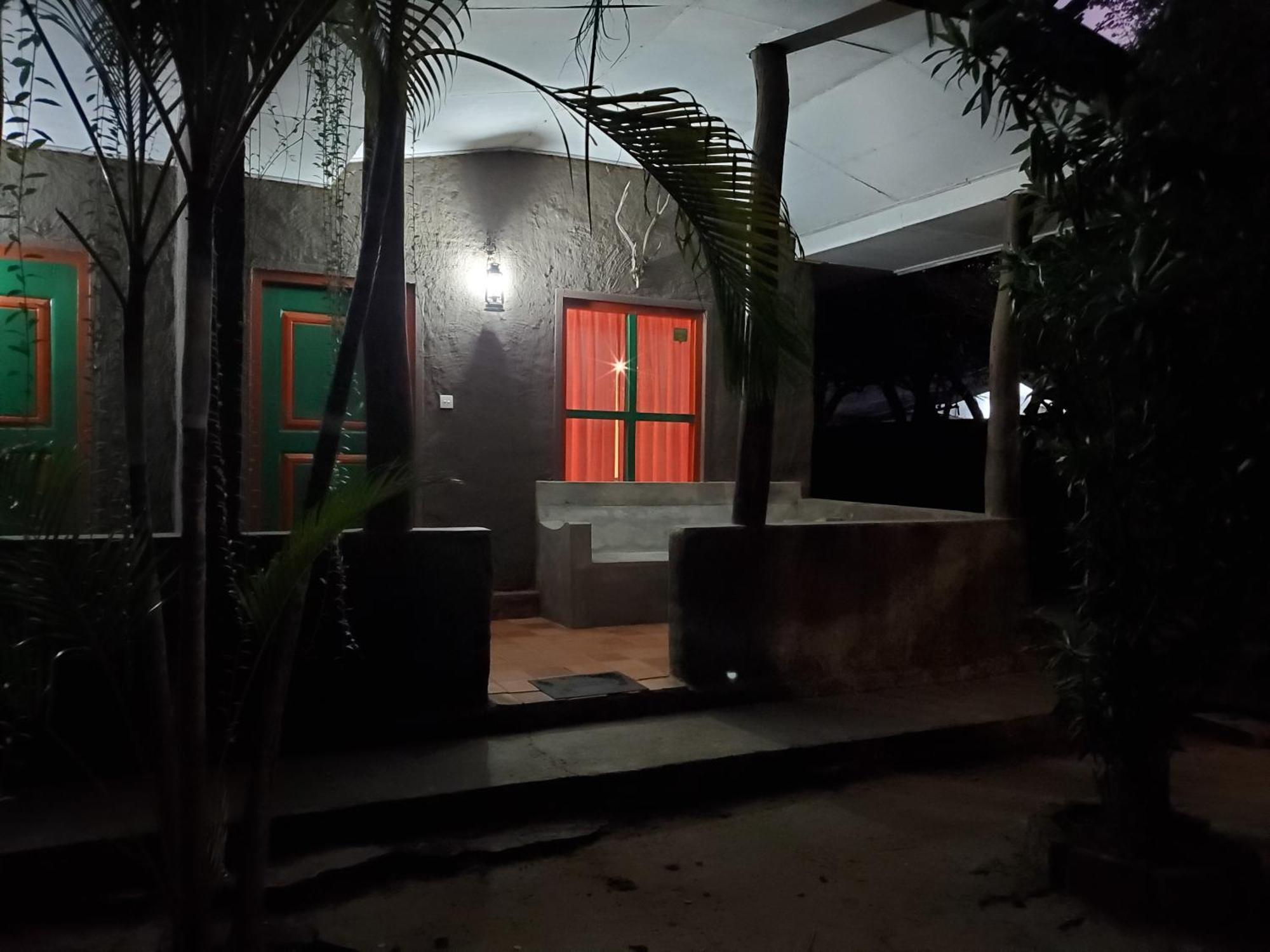 Clay Hut Village Polonnaruwa Exterior photo